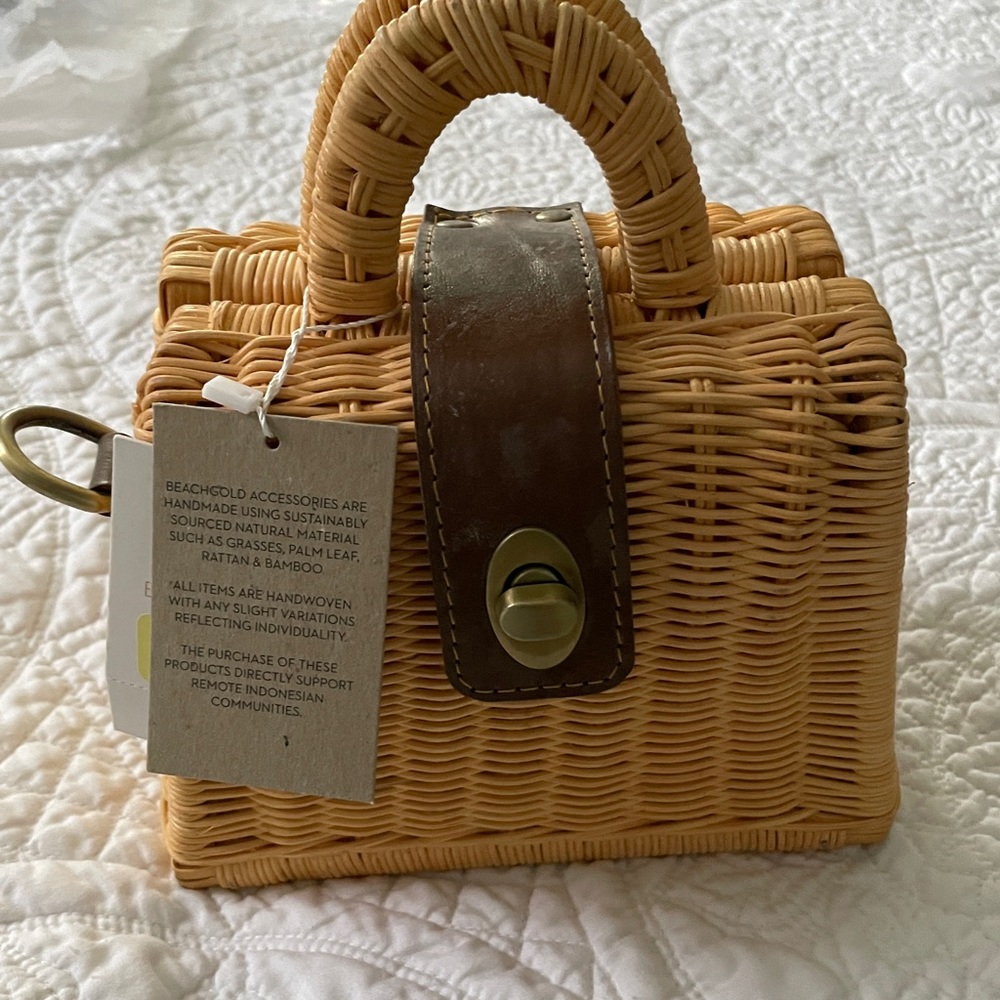 Beachgold-a perfect summer bag! Beachgold Straw Bag, NWT!